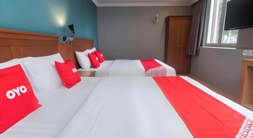 River Park Hotel Sibu Extérieur photo